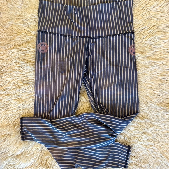 Teeki Dust in Gold striped leggings - Picture 2 of 3